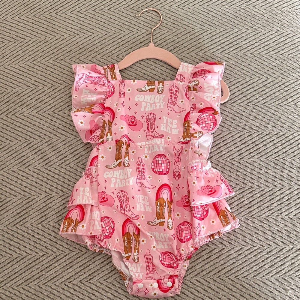 SHEIN Pink Cowboy Print Baby Romper